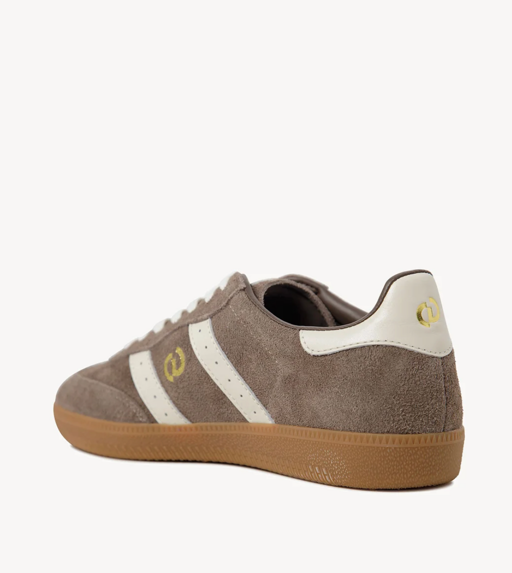 Goodsole 2001 sneaker in walnut suede with ivory overlay