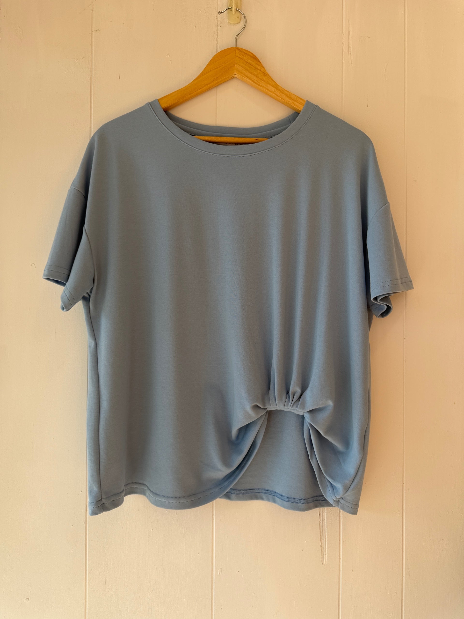 Easy Tuck Tee Light Blue