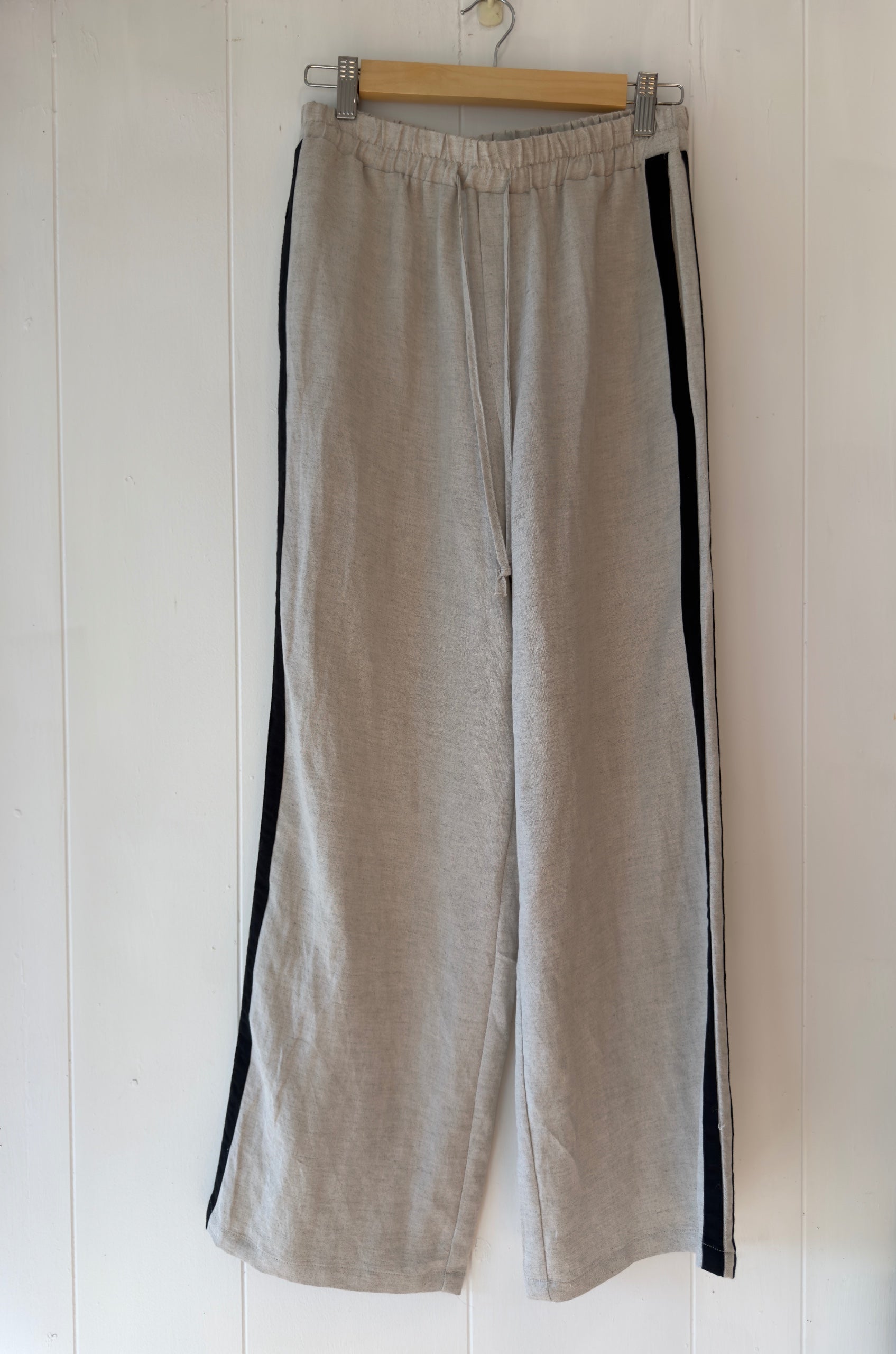 Violet Stripe Pants Beige