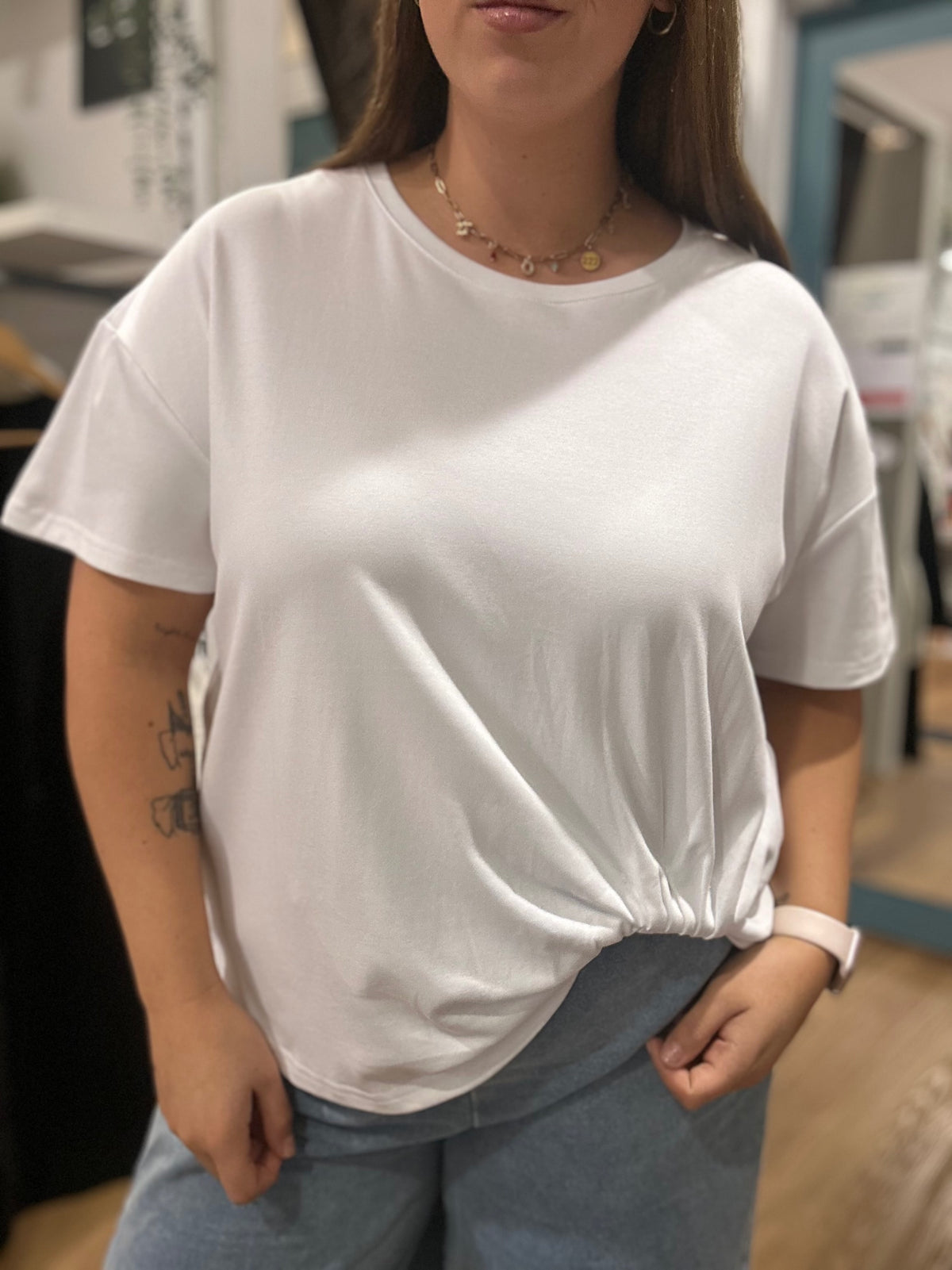Easy Tuck Tee in White – Tops by Salt & Tide Co