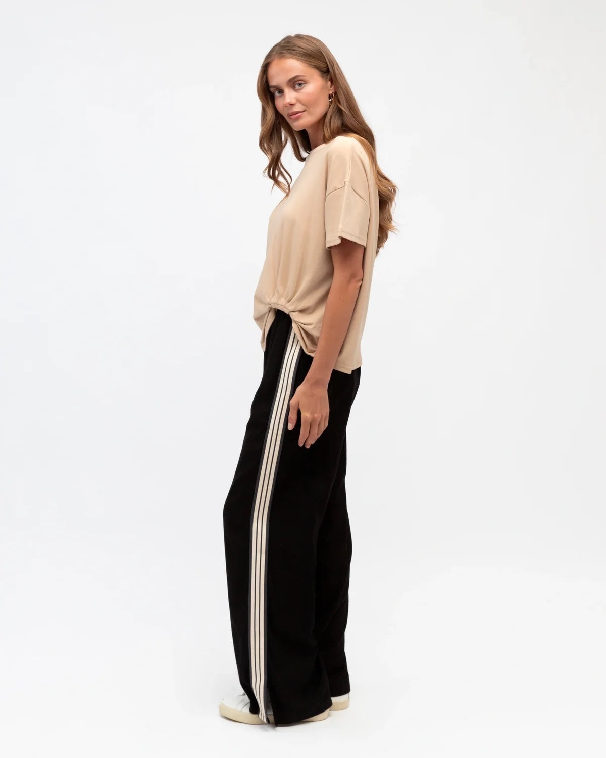 Easy Tuck Tee in Natural – Tops by Salt & Tide Co