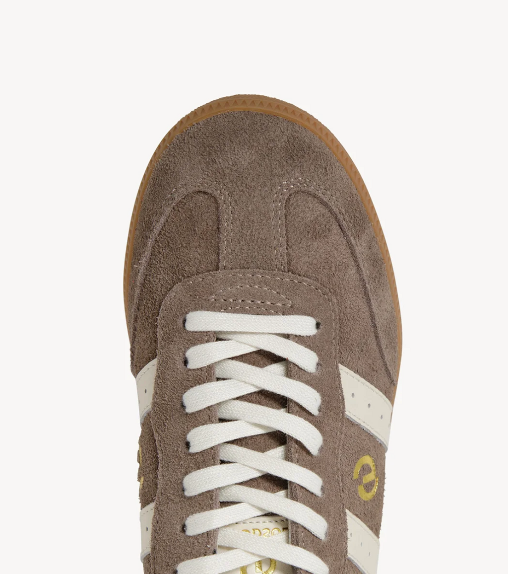 Goodsole 2001 sneaker in walnut suede with ivory overlay